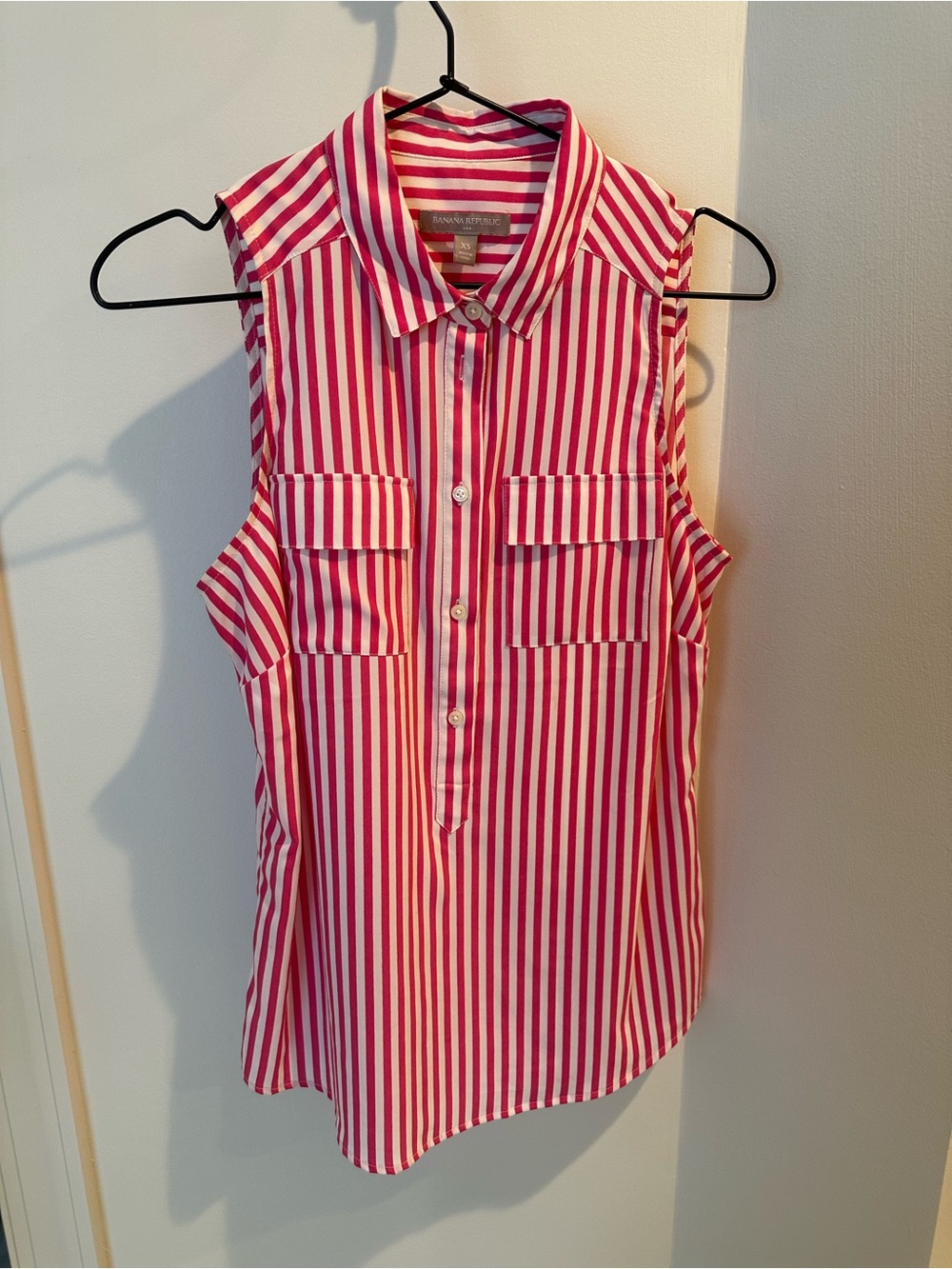 Sleeveless silk blouse! Banana Republic!